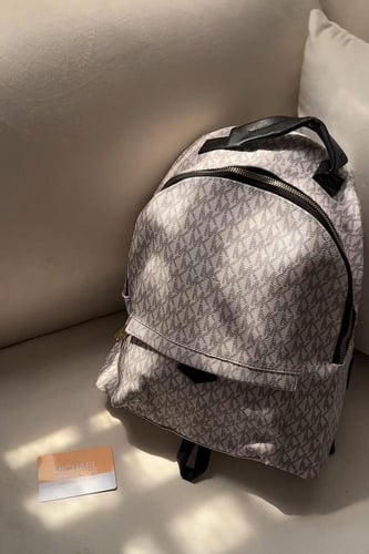 حقيبة ظهر مايكل كورس