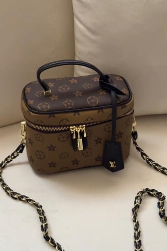 لويس فيتون فانيتي