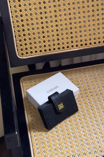 محفظة لويفي