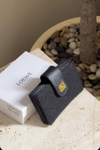 محفظة لويفي