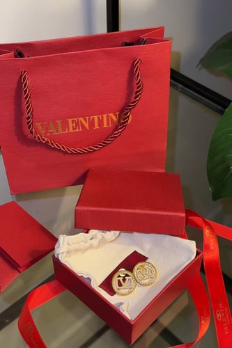 حلق فالنتينو