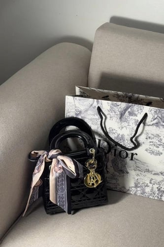 ليدي ديور - M