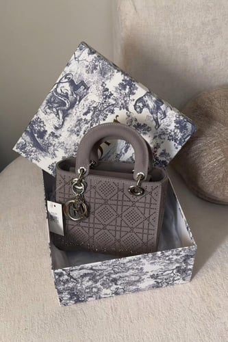 ليدي ديور كريستال