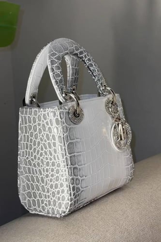 ليدي ديور - M