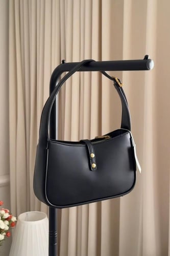 ايف سان لوران