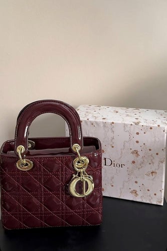 ليدي ديور - M