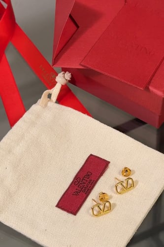 حلق فالنتينو