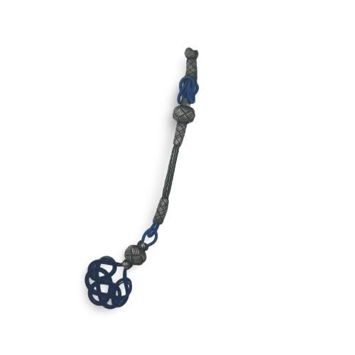 طربزونه فضه بلون فضي غامق ازرق بتصميم حلقي و طرف ا...