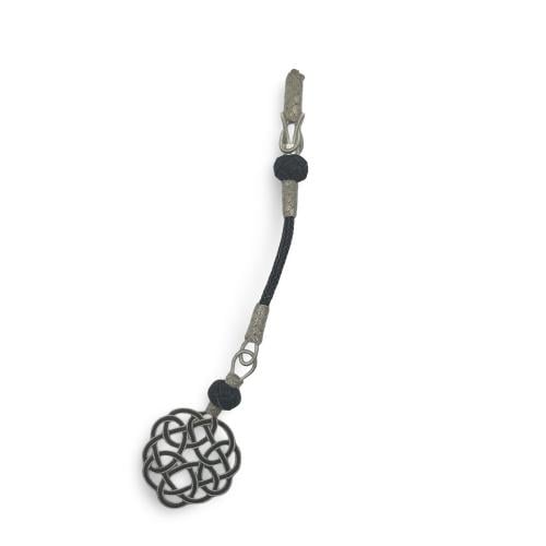 طربزونه فضه بتصميم حلقي و طرف احادي ومشبك ربط. عيا...