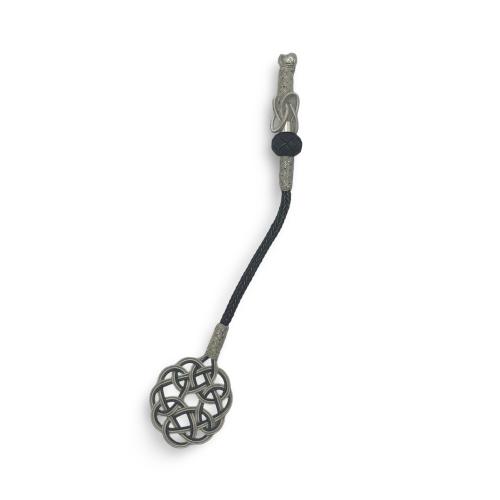 طربزونه فضه بتصميم حلقي و طرف احادي ومشبك كبس. عيا...