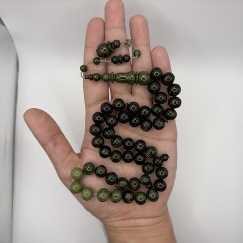 مسباح زيتي بتعريقه خضراء