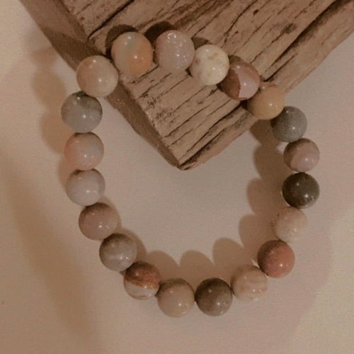 اسوارة حجر الجاسبر الصحراوي