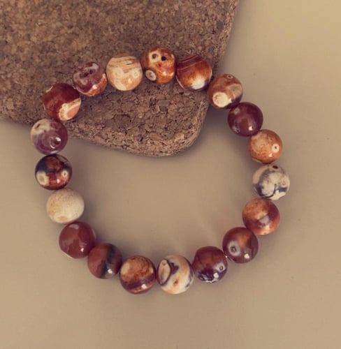 اسوارة حجر العقيق التبتي