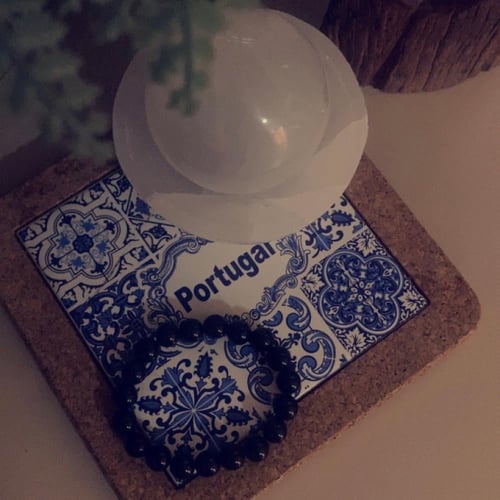 اسوارة حجر الأوبسيديان