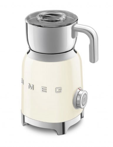 صانع رغوة حليب smeg