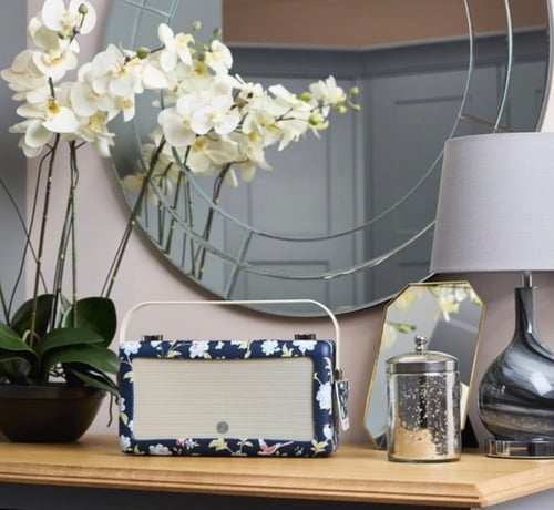 راديو ومكبر صوت