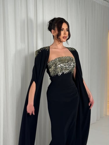 فستان اسود بشال وشك ذهبي