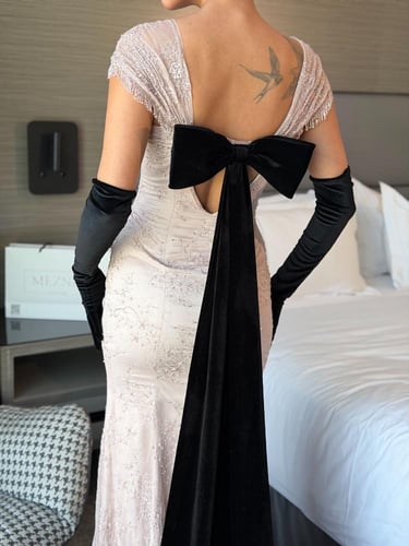 فستان دانتيل بيبي بينك مع فيونكة باللون الاسود