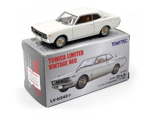 Nissan Laurel Hardtop 2000SGX White 1:64 Tomytec L...