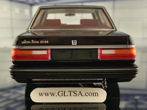 Toyota Crown 1984 Black 1:18 XiaoGuang 8250611B