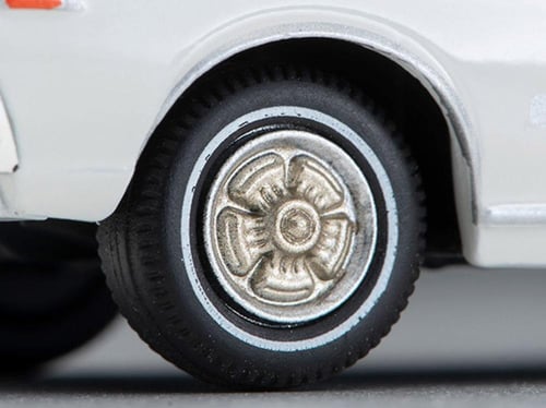 Nissan Laurel Hardtop 2000SGX White 1:64 Tomytec L...