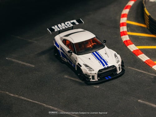 Nissan GT-R R35 LB-Works Type 2 White 1:43 Tarmac...