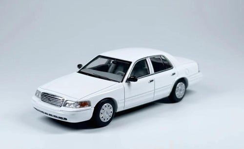 Ford Crown Victoria White 1:64 GOC