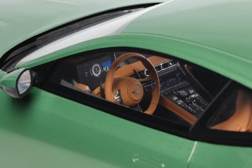 Aston Martin DB12 Vantage Green 1:18 GT Spirit GT4...