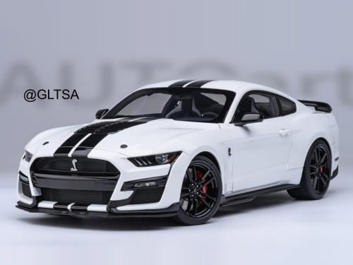 Ford Mustang Shelby GT500 Oxford White 1:18 AUTOar...