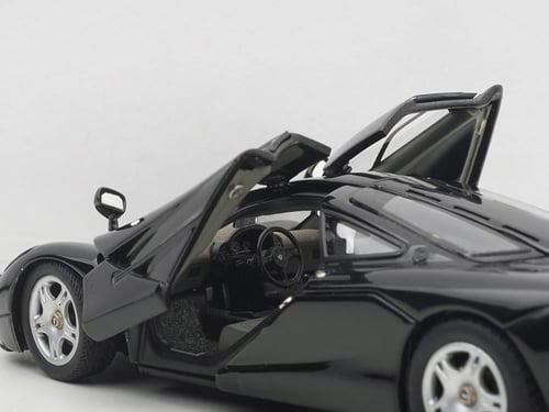 McLaren F1 Jet Black Metallic 1:43 AUTOart 56002