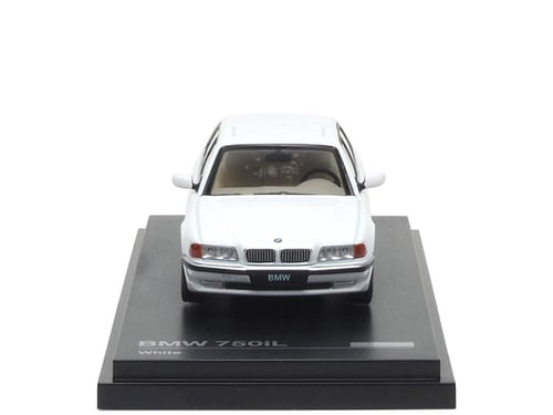 BMW 750iL (E38) White 1:64 Almost Real 630202001