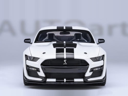 Ford Mustang Shelby GT500 Oxford White 1:18 AUTOar...