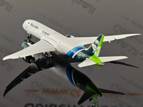 Saudi Arabian Airlines Boeing 787-9 Dreamliner HZ-...