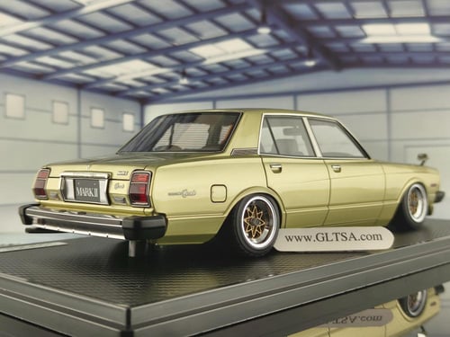 Toyota MarkII Cressida Sedan Grande (MX41) Gold 1:...