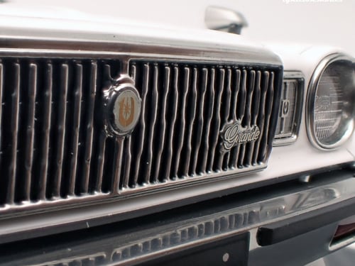 Toyota MarkII Cressida Sedan Grande (MX41) White 1...