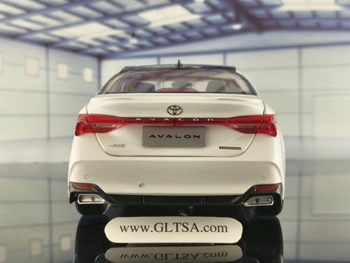 Toyota Avalon White 1:18 Diecast Car Model - مجسم...