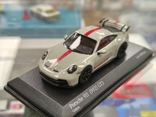 Porsche 911 (992) GT3 Crayon 1:64 Minichamps 64306...