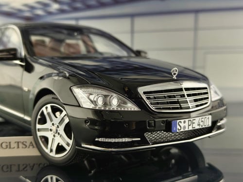Mercedes-Benz S-Class S600L (W221) Obsidian Black...
