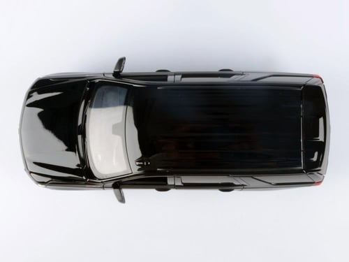 Chevrolet Tahoe Z71 "Timeless Legends" Black 1:24...