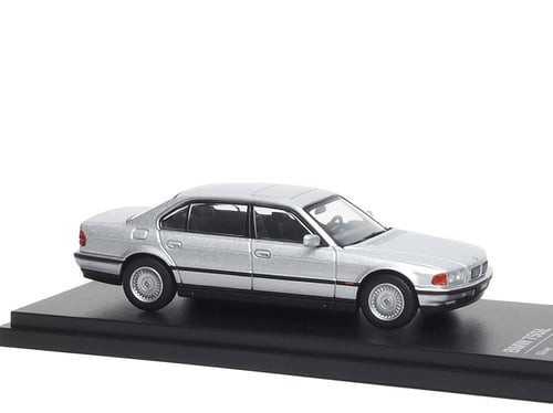 BMW 750iL (E38) Silver 1:64 Almost Real 630203001