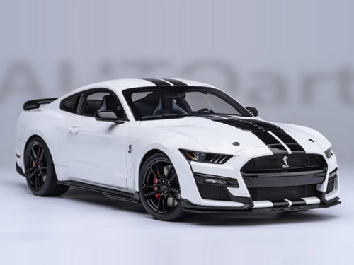 Ford Mustang Shelby GT500 Oxford White 1:18 AUTOar...