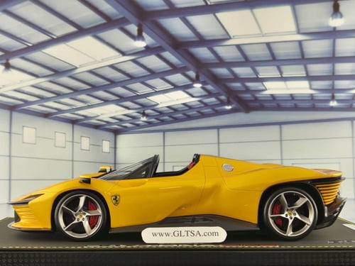 Ferrari Daytona SP3 Icona Series Giallo Tristrato...