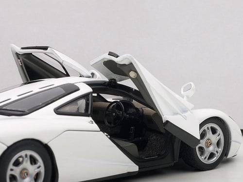 Mclaren F1 Pure White 1:43 AUTOart 56003