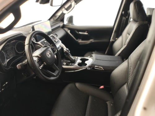 Toyota Land Cruiser LC300 ZX White 1:18 LCD Models...