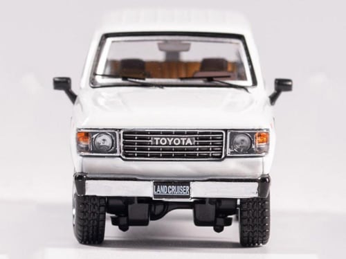 Toyota Land Cruiser 60 LHD White 1:64 GCD KS029-88