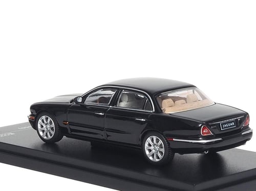 Jaguar XJ6 (X350) Ebony Black 1:64 Almost Real 610...