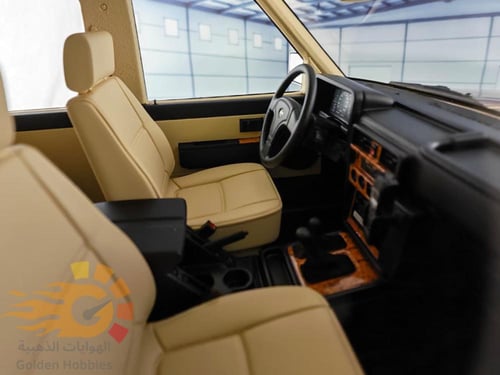 Nissan Patrol Y61 Light Gold 1:18 Old School Model...