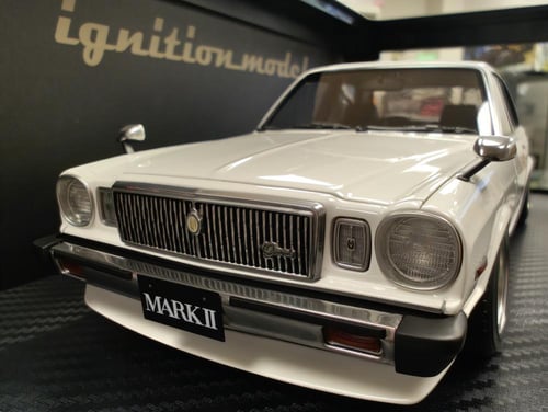 Toyota MarkII Cressida Sedan Grande (MX41) White 1...