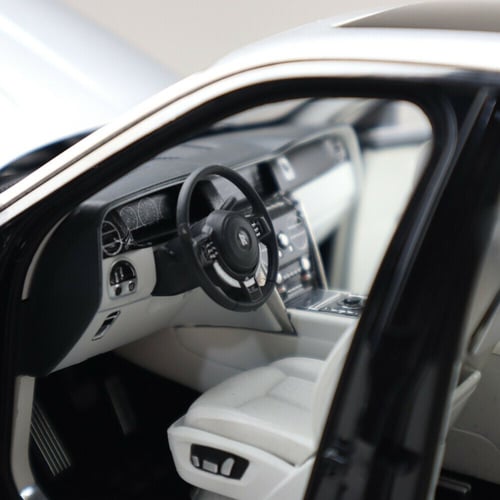 RARE PRE-OWNED Rolls Royce Cullinan RR Black Silve...