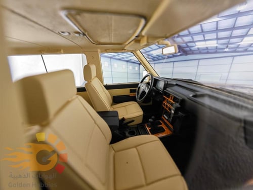 Nissan Patrol Y61 Light Gold 1:18 Old School Model...